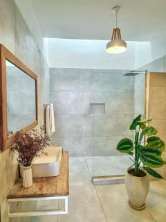La Mera Ocean-View, with Pool and 2 stylish Bedroom - 4