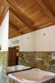 Casa dos Macieis - Entire Main House, Separate Wing of Main House or Entire Guesthouse Quality Stay & Optional Agritourism on Santiago's Way - 8