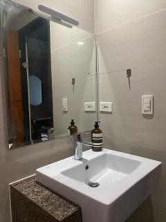 One Uptown Residence BGC 1BR sofabed - Manila - 4