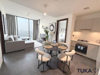 Lux - 2BR - Spacious - Burj Khalifa View - New Bld - 5