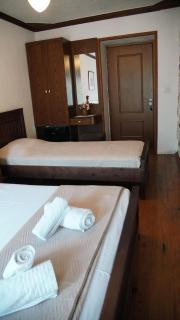 Trigona Guest House & Hostel - Gjirokastër - 3