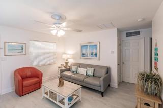 Beachside Fun & Family Comfort, Just Steps from the Sand - Aloha Kai #16 - Roelens - 4
