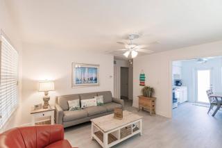 Beachside Fun & Family Comfort, Just Steps from the Sand - Aloha Kai #16 - Roelens - 2