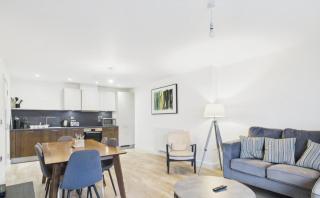 Modern 2-Bed, 2-Bath Apartment in Central Ashford - Ashford - 0