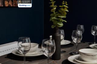 Modern 4Bedroom House By Homebird Property Management Short Lets & Serviced Accommodation Leeds With Private Parking & Garden - 7