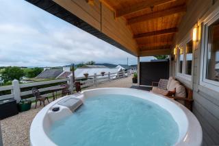 Luxury Log Cabin with Private Hot Tub & Sea Views - Letterkenny - 9