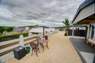 Luxury Log Cabin with Private Hot Tub & Sea Views - Letterkenny - 5