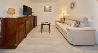 Peaceful Old Town Apartment with Sea and Sunrise Views - 6