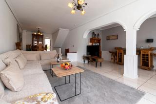 Villa Tricia Lovely 6 Bedroom Villa Communal Heated Pool - 2