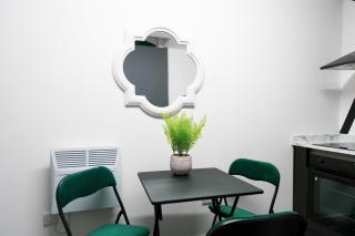Credit Corner Studio - Brierley Hill - 9