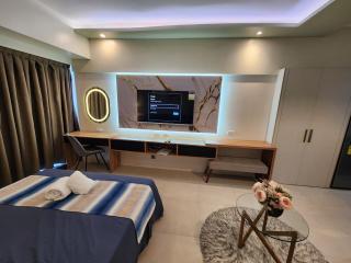 Chic Urban Escape beside Abreeza - 1