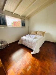 Chalet familiar en Los Troncos, a pasos de Playa Grande y Varese - 3