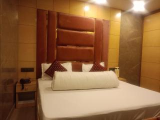 Hotel Grand Shiva Just a Minute Away From New Delhi Railway Station and V F S Sivaji Stadium Metro Station - 4