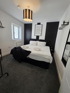 Modern 1 BR- City Central - Parking - Limited -Free WiFi - 3