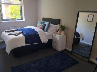 Modern Single-Floor Apartment - Sleeps 8 - Nottingham - 0