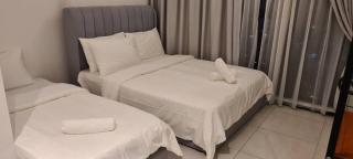 Affordable & Exclusive Cozy Stay - Urban Suites Georgetown Penang - High Floor with Stunning Sea & Penang Bridge Views - George Town - 2