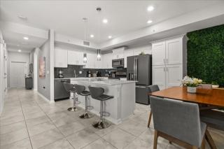 3 Bedrooms 2 Bathrooms Storey Lake 3141-306 - 7