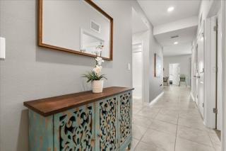 3 Bedrooms 2 Bathrooms Storey Lake 3141-306 - 3