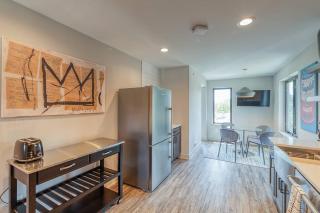 New Modern 3 Bedroom Townhouse - 4
