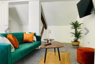 Penthouse, 2BR Apt, 5BD, Contractor, Deal Discounts, Parking - 1