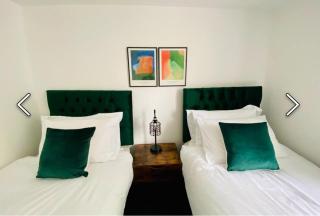 Pent House 2BR- Contractor Stay - Discounts - Sleeps 5 - Parking - - 8