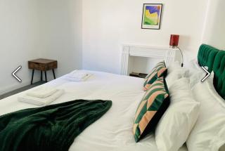 Pent House 2BR- Contractor Stay - Discounts - Sleeps 5 - Parking - - 9