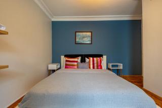 Spacious 3-Bedroom Central Apartment - 8