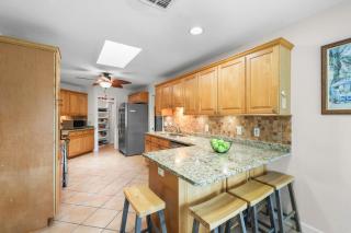 Pet-friendly waterfront home steps to beach/pool - Marco Island - 4
