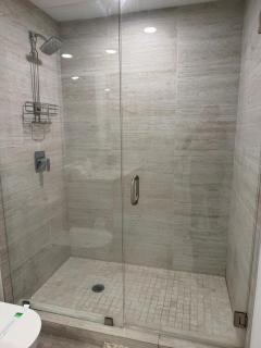 Stylish 2BR Quadro Luxe Stay in Design District - Miami - 4