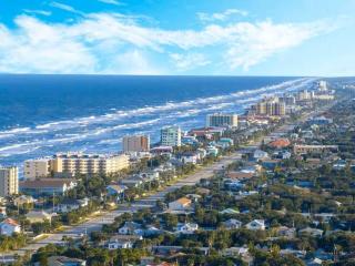 Large 3 bedroom that is close to the beach - 0
