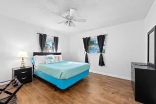 Large 3 bedroom that is close to the beach - 1