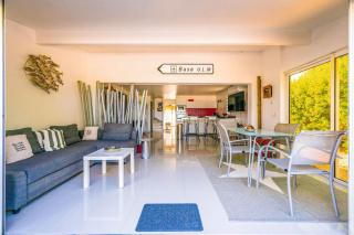 Cottage Beach House NBBC 2, beachfront, pools - 8