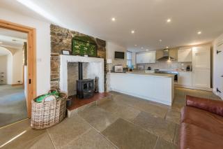 Loch Tay, Estate House with Panoramic Vistas - 1