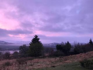 Sams Cottage with Loch Tay Vistas and Hot Tub - 8