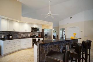 Amazing 4 bedroom waterfront villa with gulf access - 4