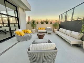 Flat Alto e Completo Com linda Vista da Cidade - 3