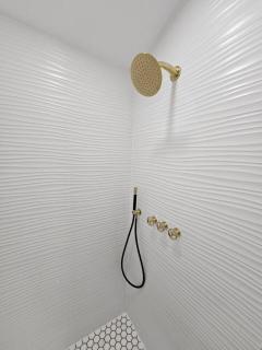 Comfy Tiny Home WP Large Private Deck Queen bed - 4