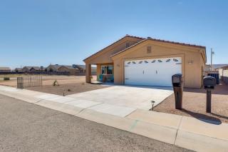 3BR 2BA Kingman Home w Patio Fire Pit - 9
