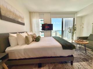 Stunning Ocean View Studio Pool Gym - 9