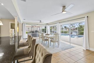 Close to the River - 4 Bedroom, 3 Bathroom, Pool, close to the River - 4