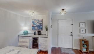 Delightful 3BR Condo near Gulf Shores with Pool & Hot Tub - 2