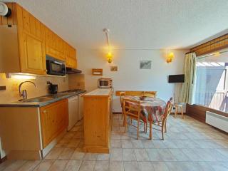 Studio 4 Pers au Pied des Pistes, Balcon Sud, Parking, Centre-Ville - FR-1-241-73 - 1