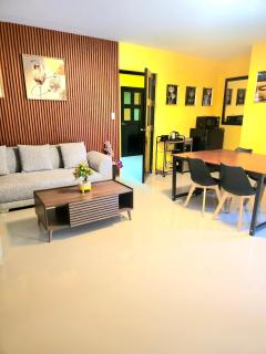Jenessa's Bedsite, Suite 90 sqm, Aircon, 5G Wifi, Netflix - 7