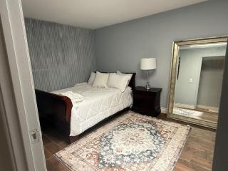 Cozy Two Bedroom Retreat - 7