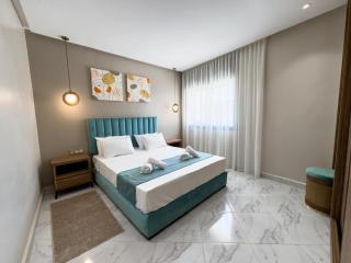 Luxury Apartment with Private Patio & City Charm - Al Hoceïma - 6