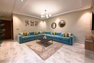 Luxury Apartment with Private Patio & City Charm - Al Hoceïma - 8
