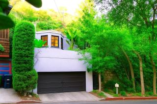 Enchanting Gated Hollywood Hills Oasis with Tranquil Treet-Top Views, Outdoor Living Room and Patio, Magical Zen Garden, Plus Free Garage in LA's Most Desirable Central Serene Area, Sleeps 6 - 0