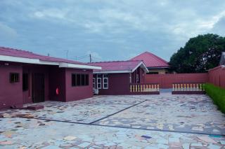 Chez Tina Guest House and Event Centre - New Weija - 8