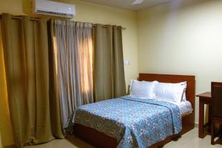 Chez Tina Guest House and Event Centre - New Weija - 6