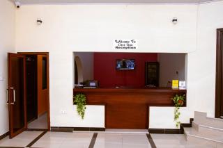 Chez Tina Guest House and Event Centre - New Weija - 5